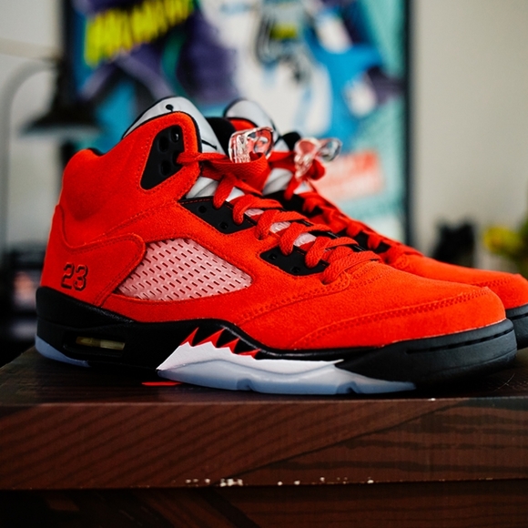 AIR JODAN 5 RAGING BULLS